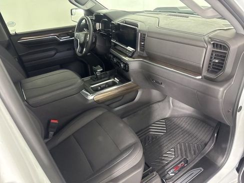 Used 2024 Chevrolet Silverado 1500 LT Trail Boss w/ Convenience Package II image 13