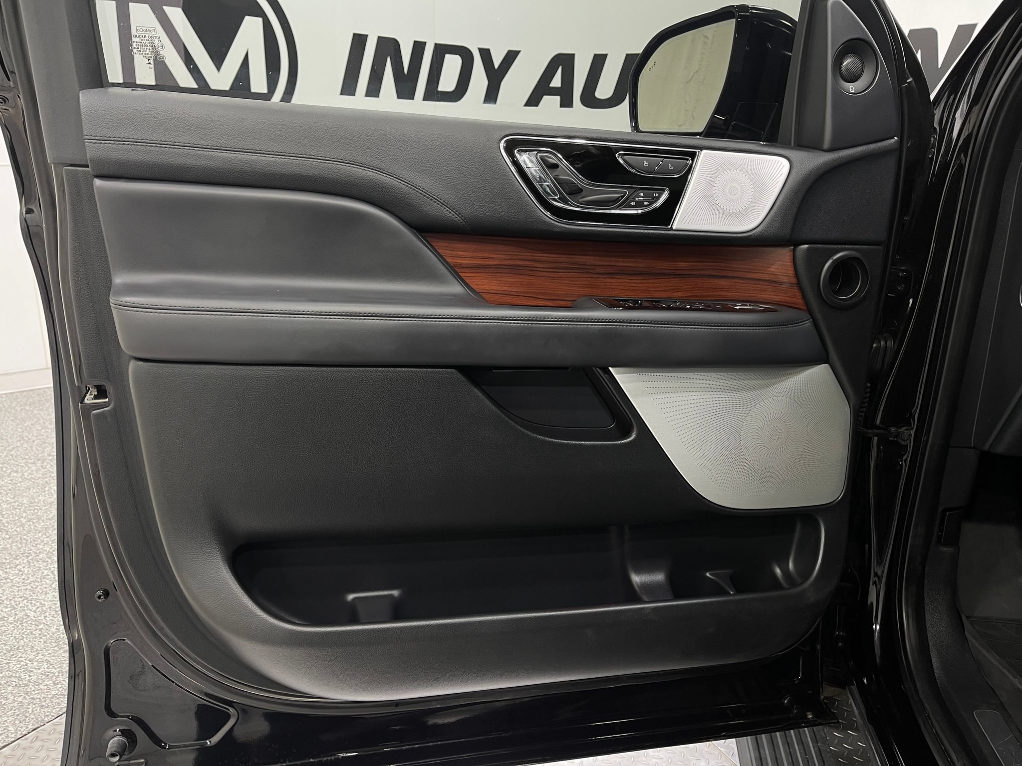 Used 2023 Lincoln Navigator L Reserve AWD/4WD image 14