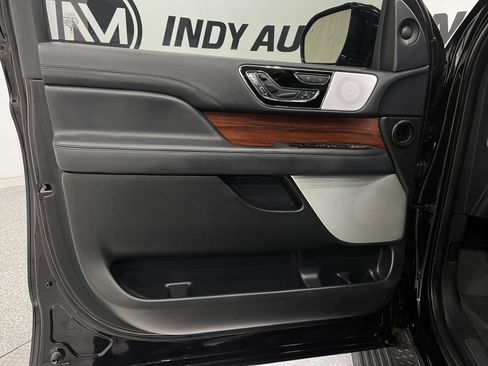 Used 2023 Lincoln Navigator L Reserve AWD/4WD image 14