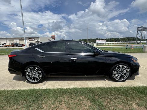Used 2023 Nissan Altima 2.5 SL FWD image 6