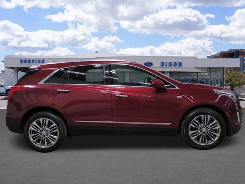 Used 2017 Cadillac XT5 Premium Luxury image 2
