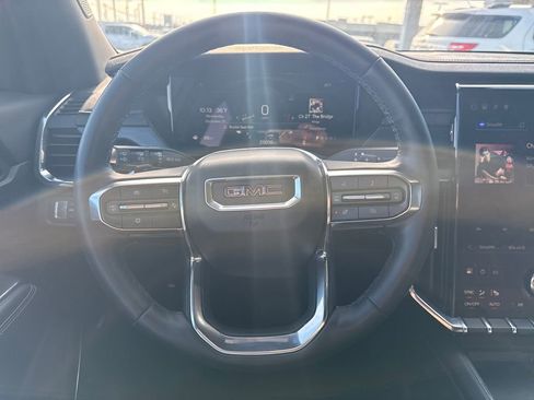 Used 2025 GMC Acadia Elevation image 16