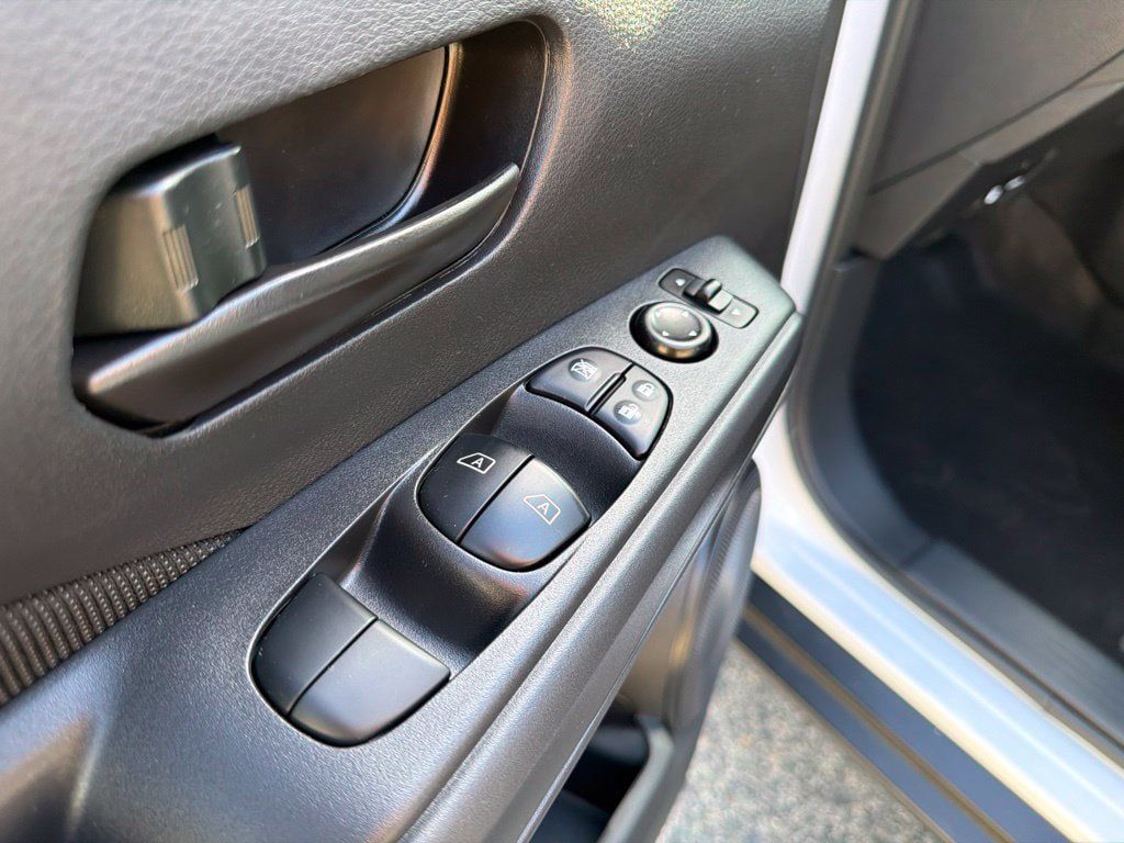 Used 2023 Nissan Kicks S FWD image 13