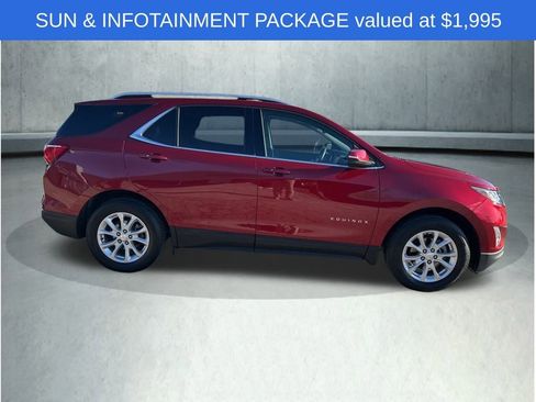 Used 2018 Chevrolet Equinox LT w/ Sun & Infotainment Package image 3