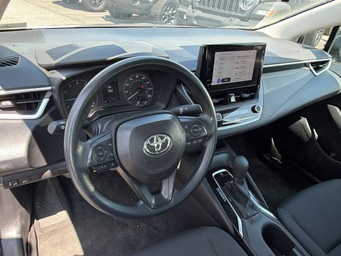Used 2025 Toyota Corolla LE FWD image 24