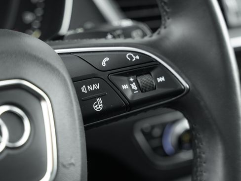 Used 2019 Audi Q5 Prestige w/ Prestige Package AWD/4WD image 11