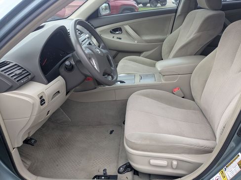 Used 2010 Toyota Camry SE image 14