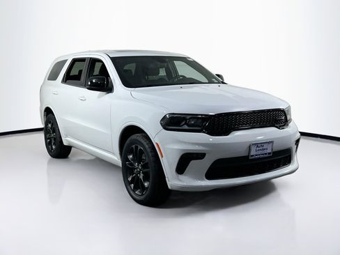 Used 2022 Dodge Durango SXT w/ Blacktop Package image 3
