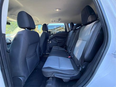 Used 2017 Ford Escape SE image 13