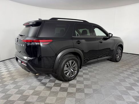 Used 2025 Nissan Pathfinder SV FWD image 6