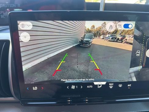 New 2025 Ford Expedition Active image 23