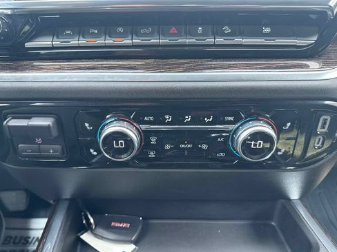 Used 2025 GMC Sierra 1500 Elevation w/ Elevation Premium Package AWD/4WD image 31