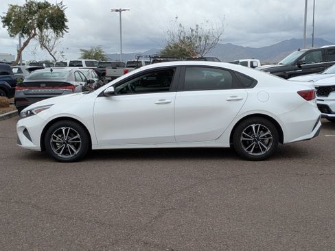 Used 2023 Kia Forte LXS w/ LXS Technology Package image 6