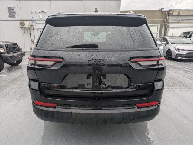 Certified 2024 Jeep Grand Cherokee L Altitude AWD/4WD image 4
