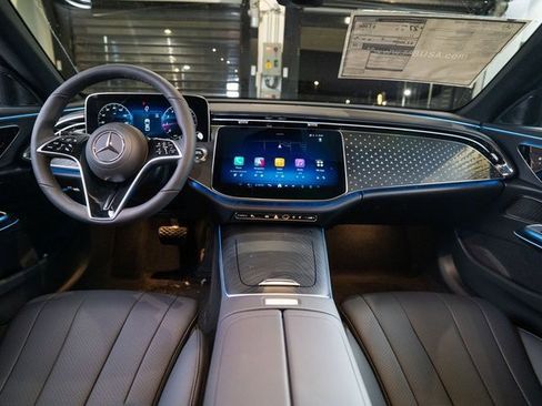 New 2026 Mercedes-Benz E 350 4MATIC Sedan image 9