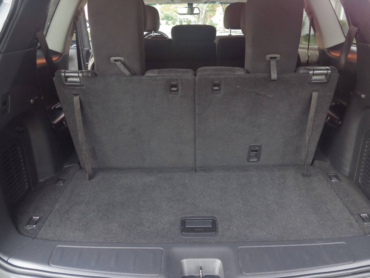 Used 2015 Nissan Pathfinder SV w/ Trailer Tow Package FWD image 15