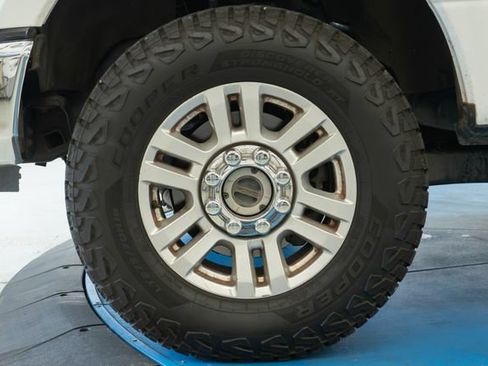 Used 2021 Ford F250 XL w/ Power Equipment Group AWD/4WD image 2