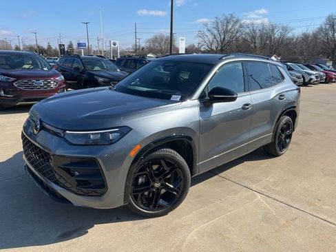 New 2026 Volkswagen Tiguan SE R-Line image 3