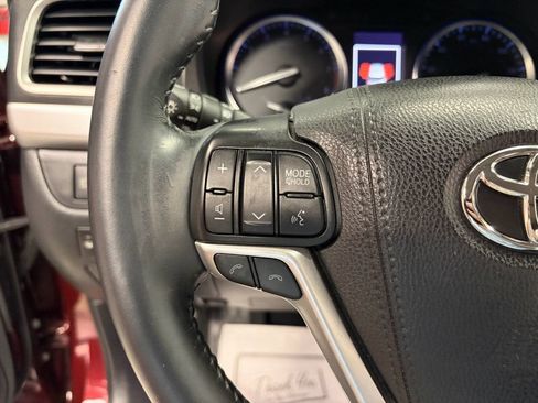 Used 2018 Toyota Highlander XLE FWD image 15