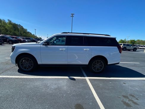 New 2026 Ford Expedition Max Platinum w/ Stealth Appearance Package AWD/4WD image 4