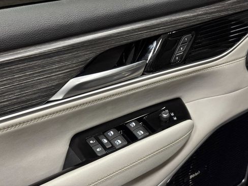 Used 2024 Jeep Wagoneer Series III w/ Premium Group I image 21