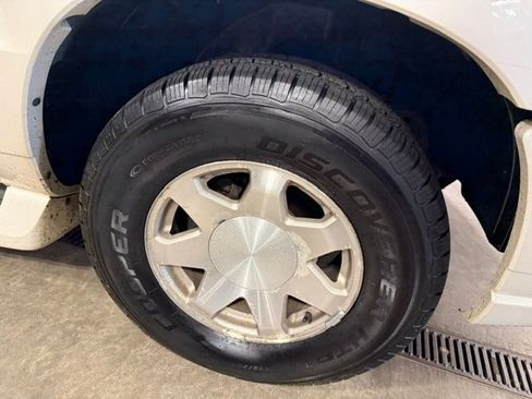 Used 2002 Cadillac Escalade AWD image 4