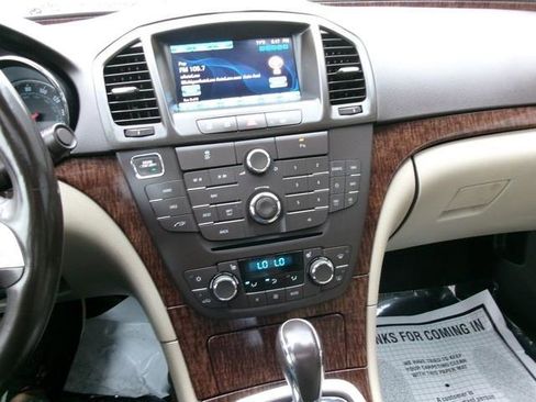Used 2013 Buick Regal Premium FWD image 9