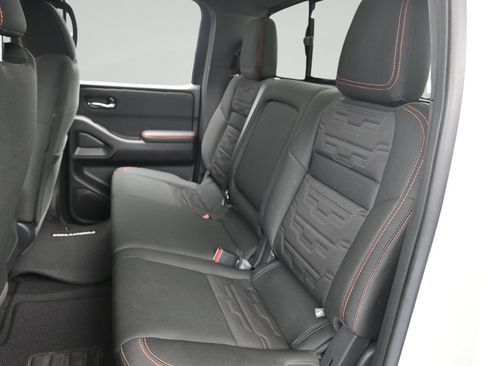 Certified 2025 Nissan Frontier Pro-X RWD image 11