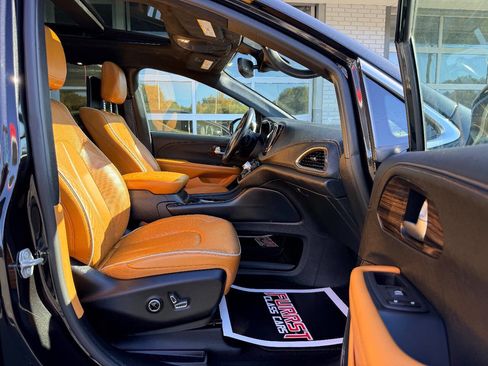 Used 2021 Chrysler Pacifica Pinnacle image 42