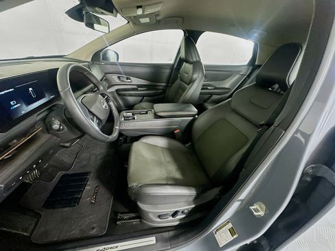Used 2024 Nissan Ariya AWD image 13