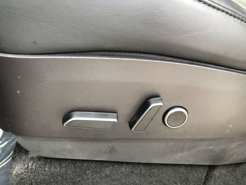 Used 2022 Tesla Model Y Long Range AWD/4WD image 14