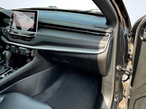 Used 2023 Jeep Compass High Altitude image 17