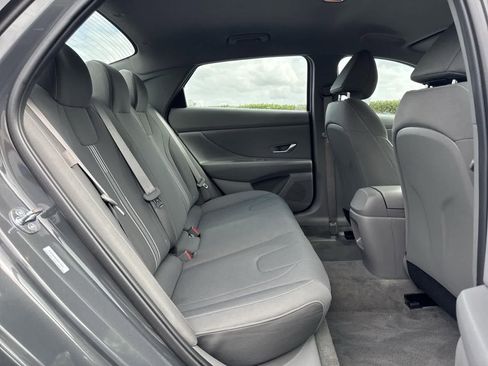 Certified 2025 Hyundai Elantra Sport image 35