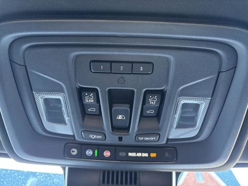 Used 2022 Chevrolet Silverado 1500 High Country w/ High Country Premium Package image 19