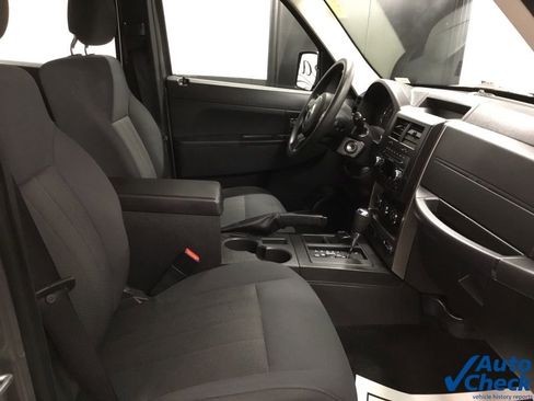 Used 2012 Jeep Liberty Sport image 18
