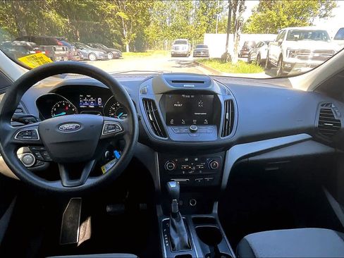 Used 2017 Ford Escape SE w/ Equipment Group 201A AWD/4WD image 15