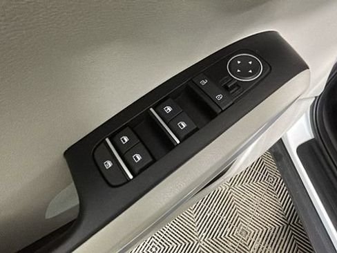 Used 2023 Kia Soul LX w/ Option Group 015 FWD image 10