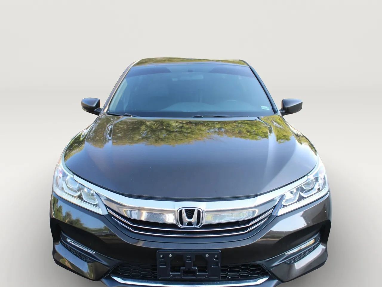 Used 2016 Honda Accord Sport image 2