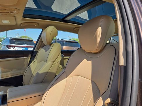 Used 2015 Hyundai Genesis 3.8 w/ Option Group 03 AWD/4WD image 33
