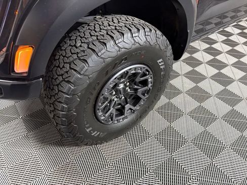 Certified 2025 Ford F150 Raptor w/ Equipment Group 803A Raptor R AWD/4WD image 9
