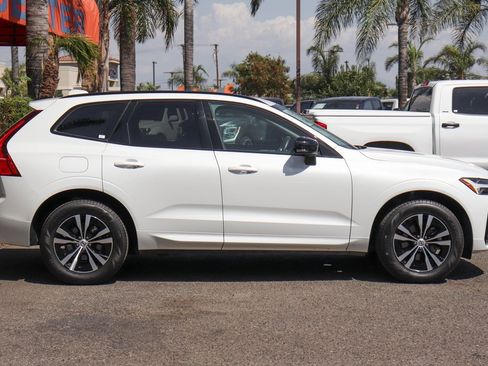 Used 2024 Volvo XC60 B5 Core image 11
