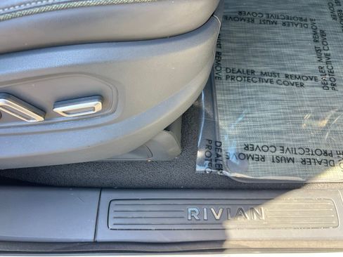 Used 2022 Rivian R1T Adventure image 52