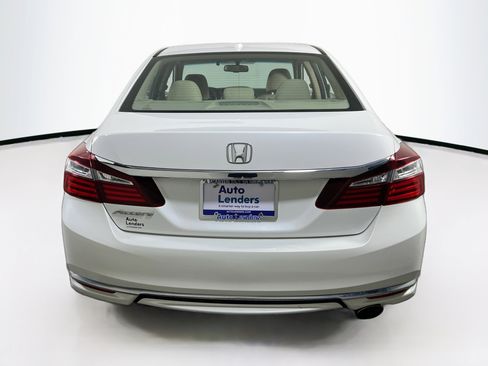 Used 2017 Honda Accord EX-L image 6