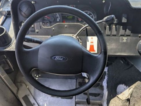 Used 2013 Ford E-350 and Econoline 350 Super Duty w/ Air Conditioning Prep Pkg RWD image 18