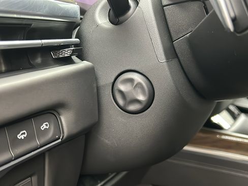 Used 2025 Cadillac Escalade ESV Sport Platinum image 25