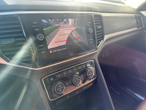 Used 2022 Volkswagen Atlas SE image 12