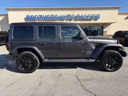 Used 2021 Jeep Wrangler Unlimited Sahara w/ Cold Weather Group image 8