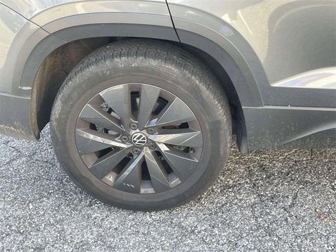 Used 2022 Volkswagen Taos S image 9