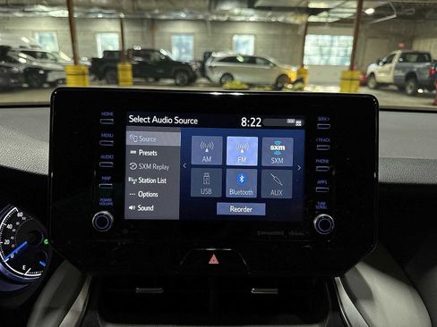 Certified 2022 Toyota Venza LE image 20