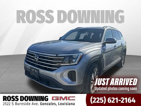 Used 2024 Volkswagen Atlas SE FWD image 1